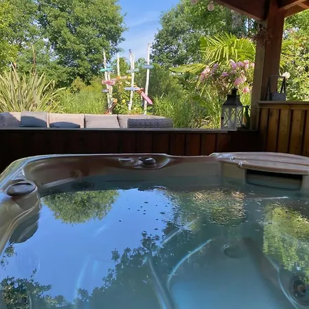 Holiday home Maison Boheme Piscine Chauffee Et Spa Sur Le Bassin D Arcachon - Au Calme Lanton